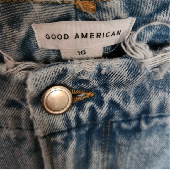 Good American 90s Duster Straight Leg Jeans - Picture 8 of 13